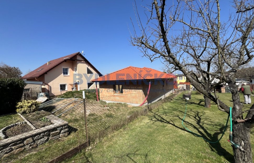 Prodej rozestavěného rodinného domu v klidné lokalitě u lesa, pozemek 407 m2, Lesní ulice, Včelná