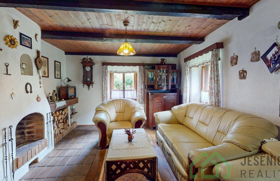 Copy-of-Chata-Travna-07182025_221530.jpg