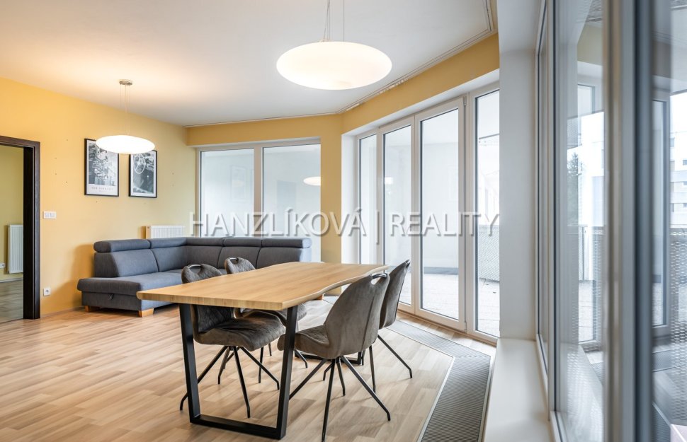 25-10-06 ČB Dlouhá Louka Byt Foto_22.jpg