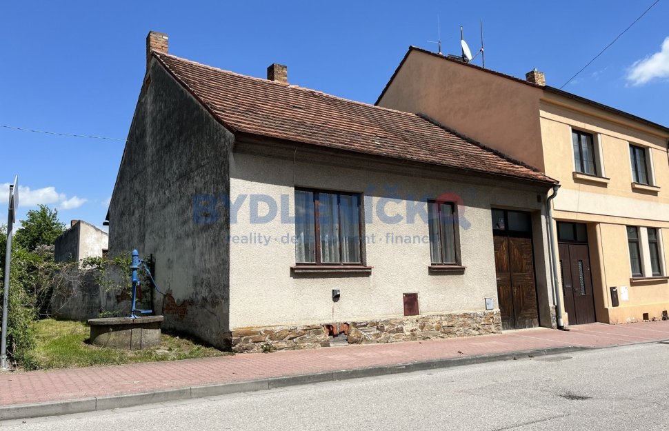 Prodej rodinného domu 2+1,  pozemek 978m2, ulice Čechova, Lišov